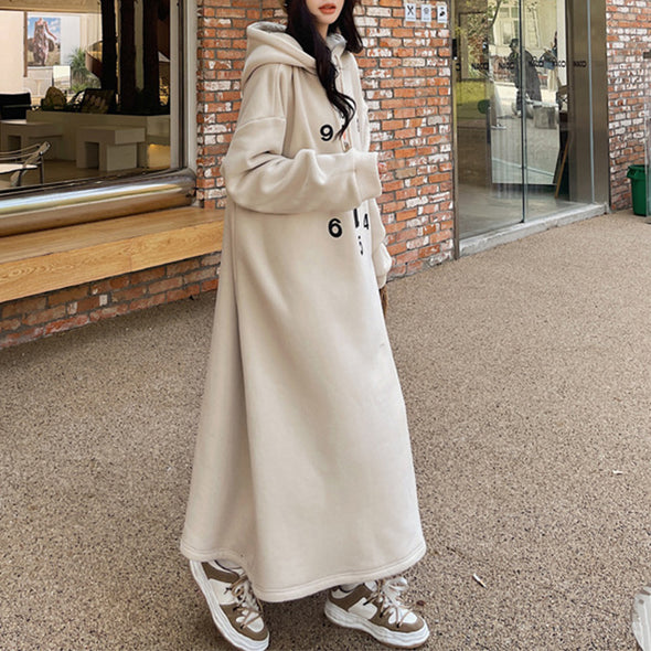韓国ファッション　トレンド　フード付き　プリント　パーカー風ワンピース