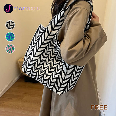 韓国ファッション　コーデしやすい　幾何学模様　斜め掛け　バッグ