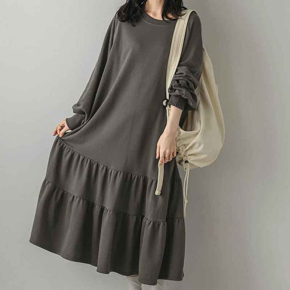 大人カジュアル　ロング丈　無地　フレア裾　パーカー風ワンピース