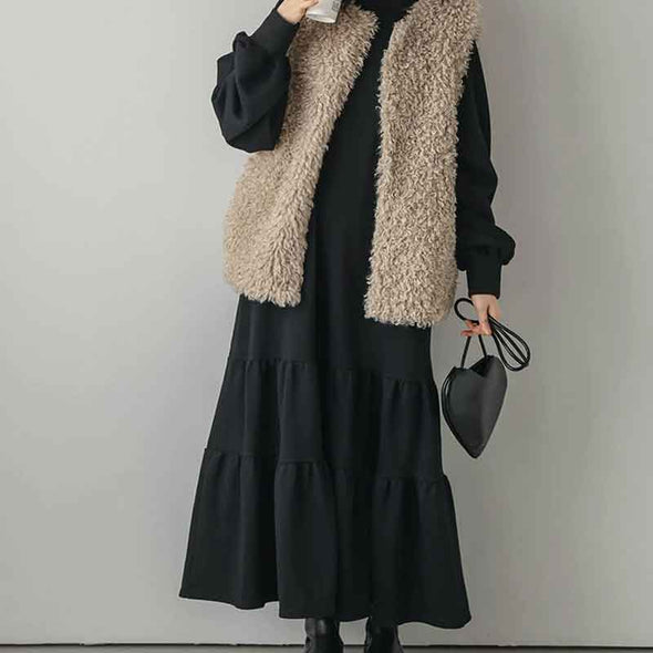 大人カジュアル　ロング丈　無地　フレア裾　パーカー風ワンピース