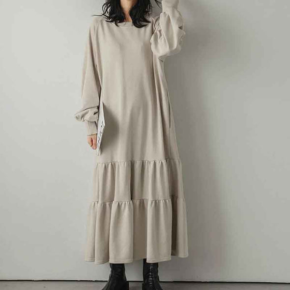 大人カジュアル　ロング丈　無地　フレア裾　パーカー風ワンピース