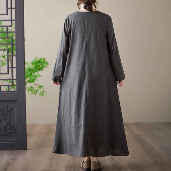 シンプルカジュアル　無地　秋コーデ　ロングワンピース