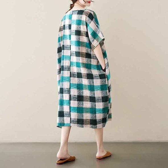 大人かわいい　チェック柄　夏コーデ　快適　ラクチン　ゆったりサイズ　vネック　ワンピース