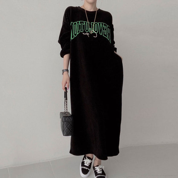 韓国ファッション　アルファベットプリント　かわいい　ロングワンピース