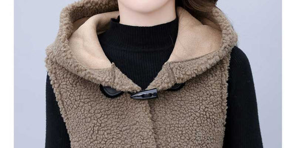 秋冬アウター　暖かい　ボア　ブルゾン　フード付き　もこもこ　トグルボタン　アシメ裾　ベストコート
